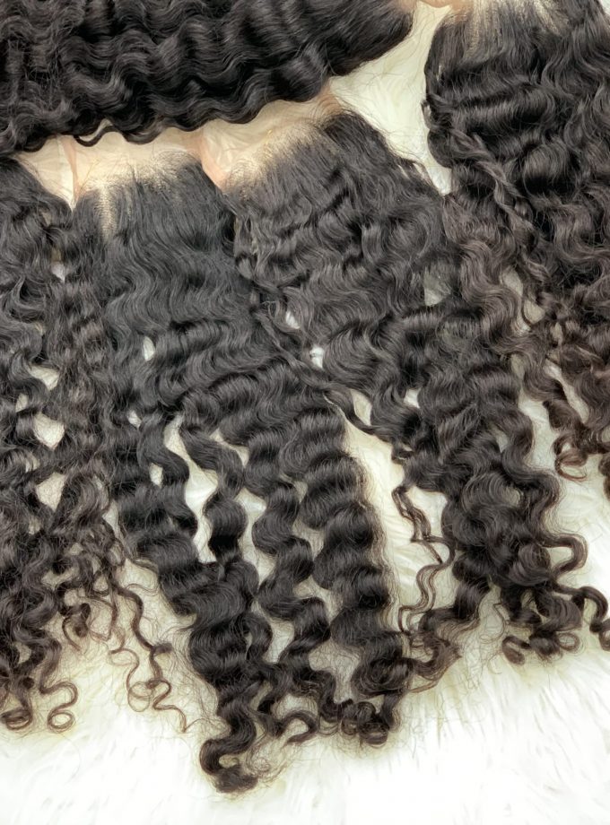 Lush Curly Closure