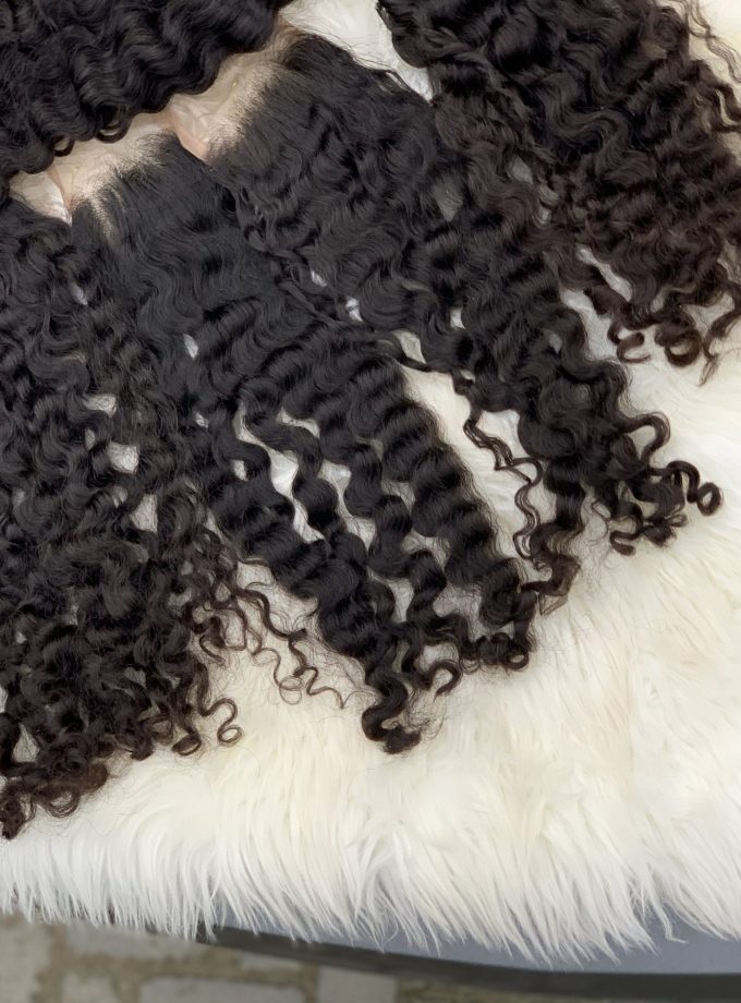 Lush Curly Closure